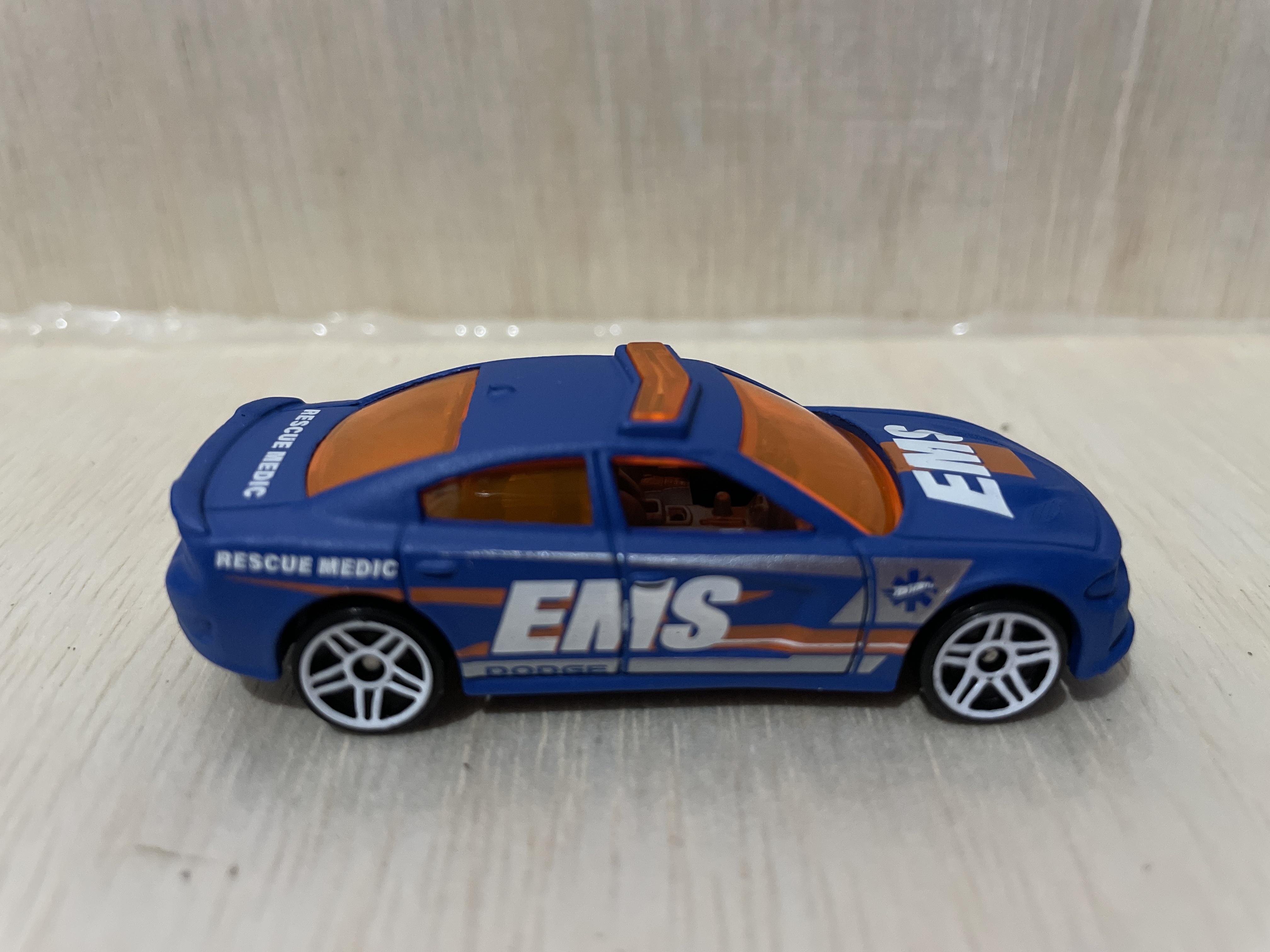 15 Dodge Charger SRT - Hot Wheels