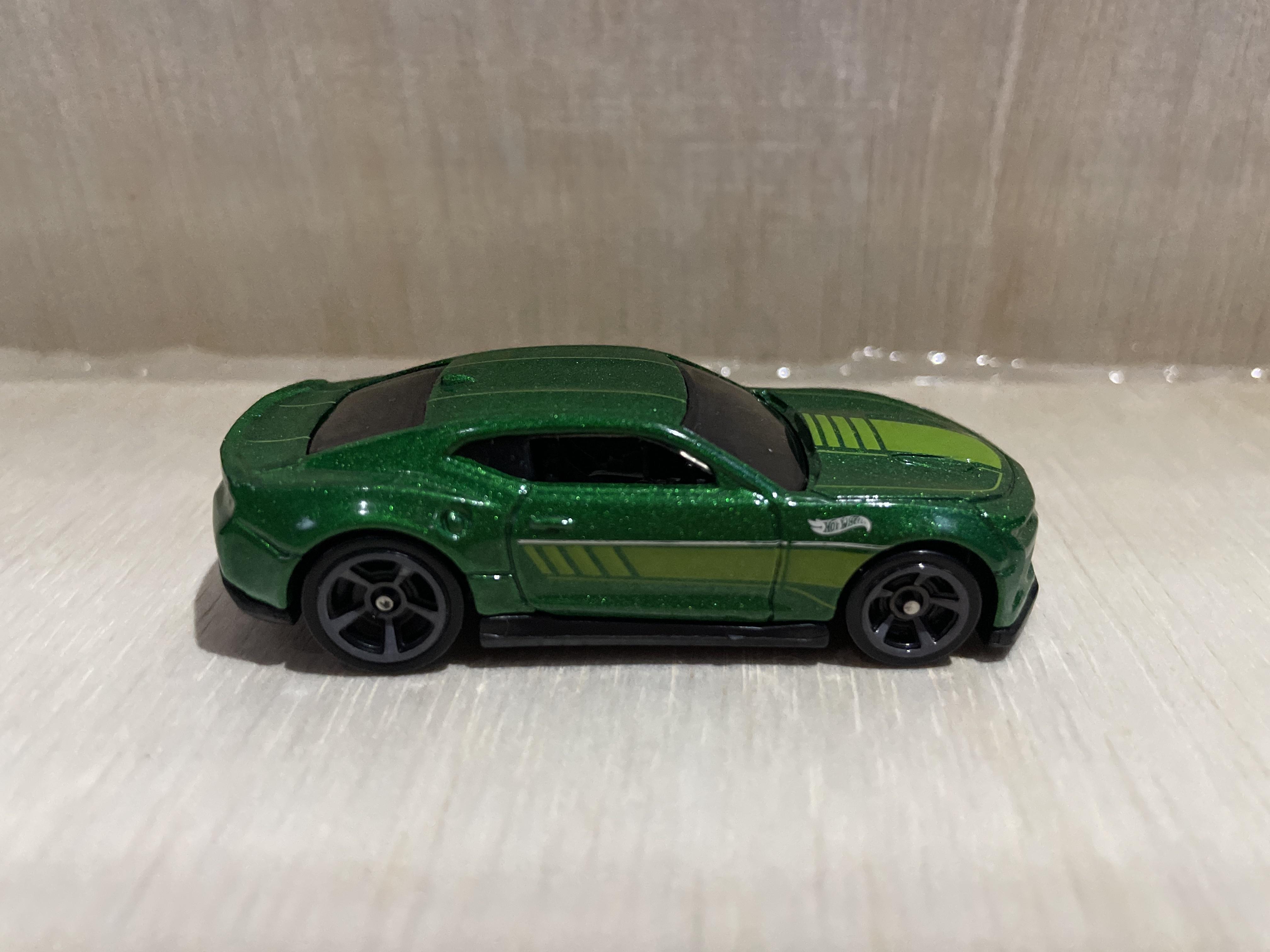 18 Camaro SS - Hot Wheels
