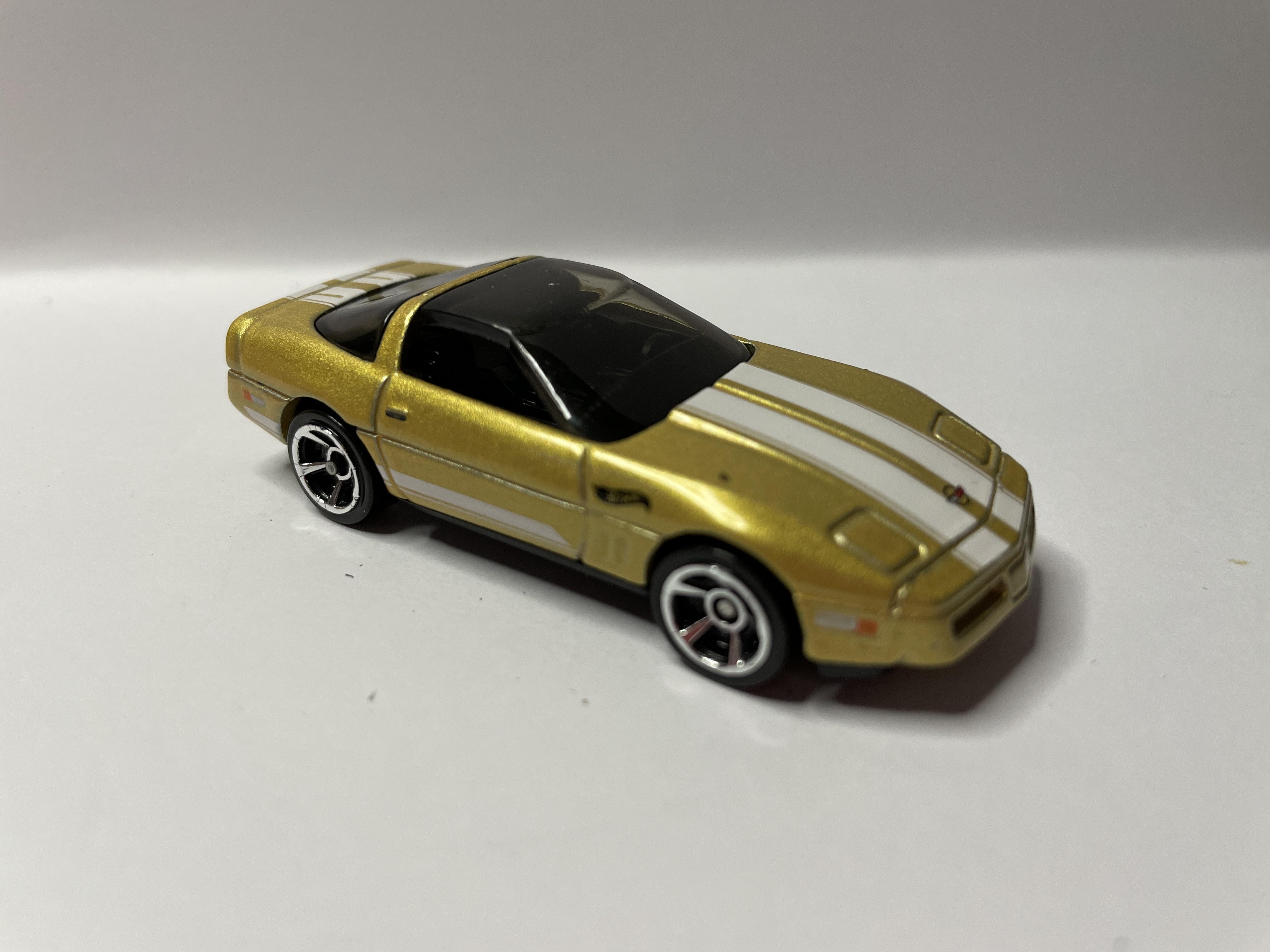 84 Corvette - Hot Wheels