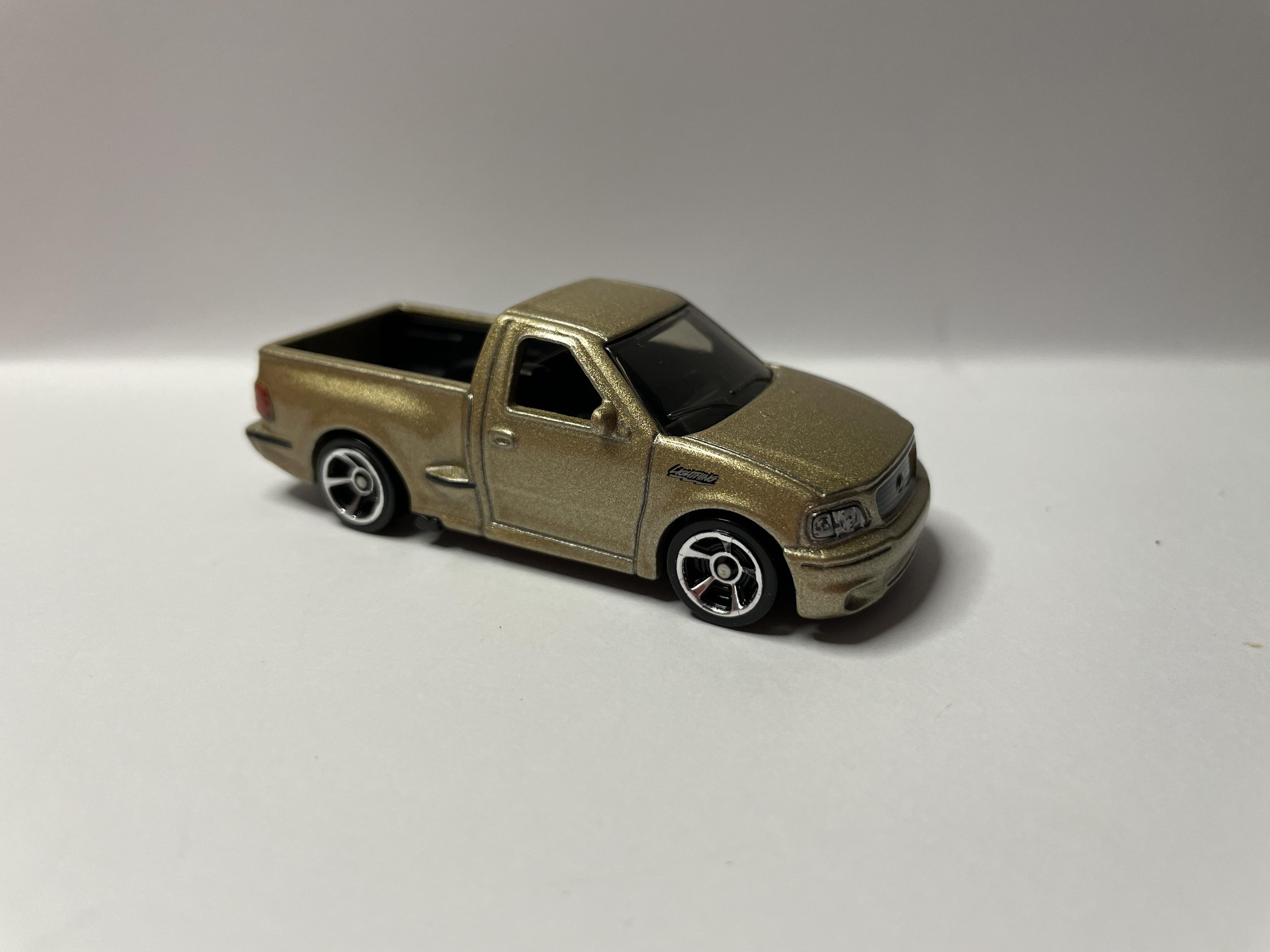 99 Ford F-150 SVT Lightning - Hot Wheels