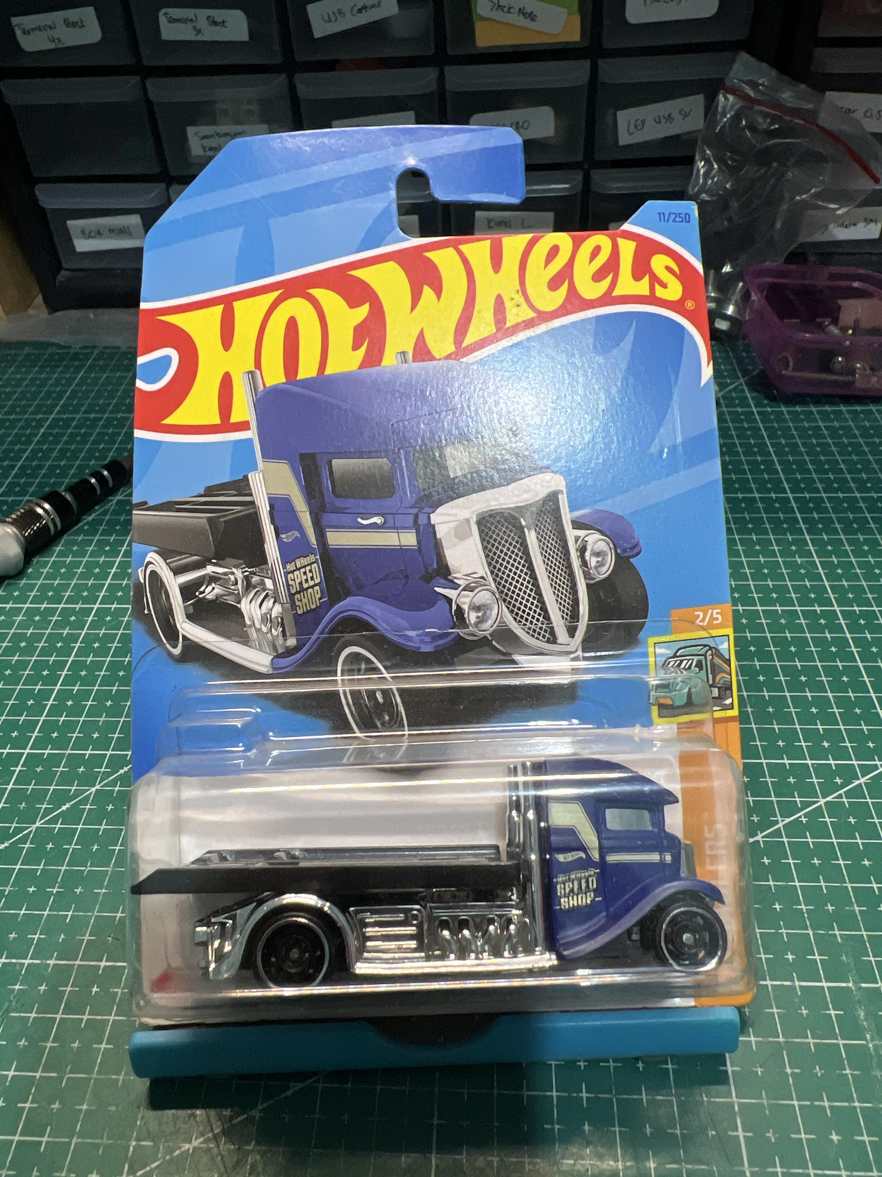 Fast Bed Hauler - Hot Wheels