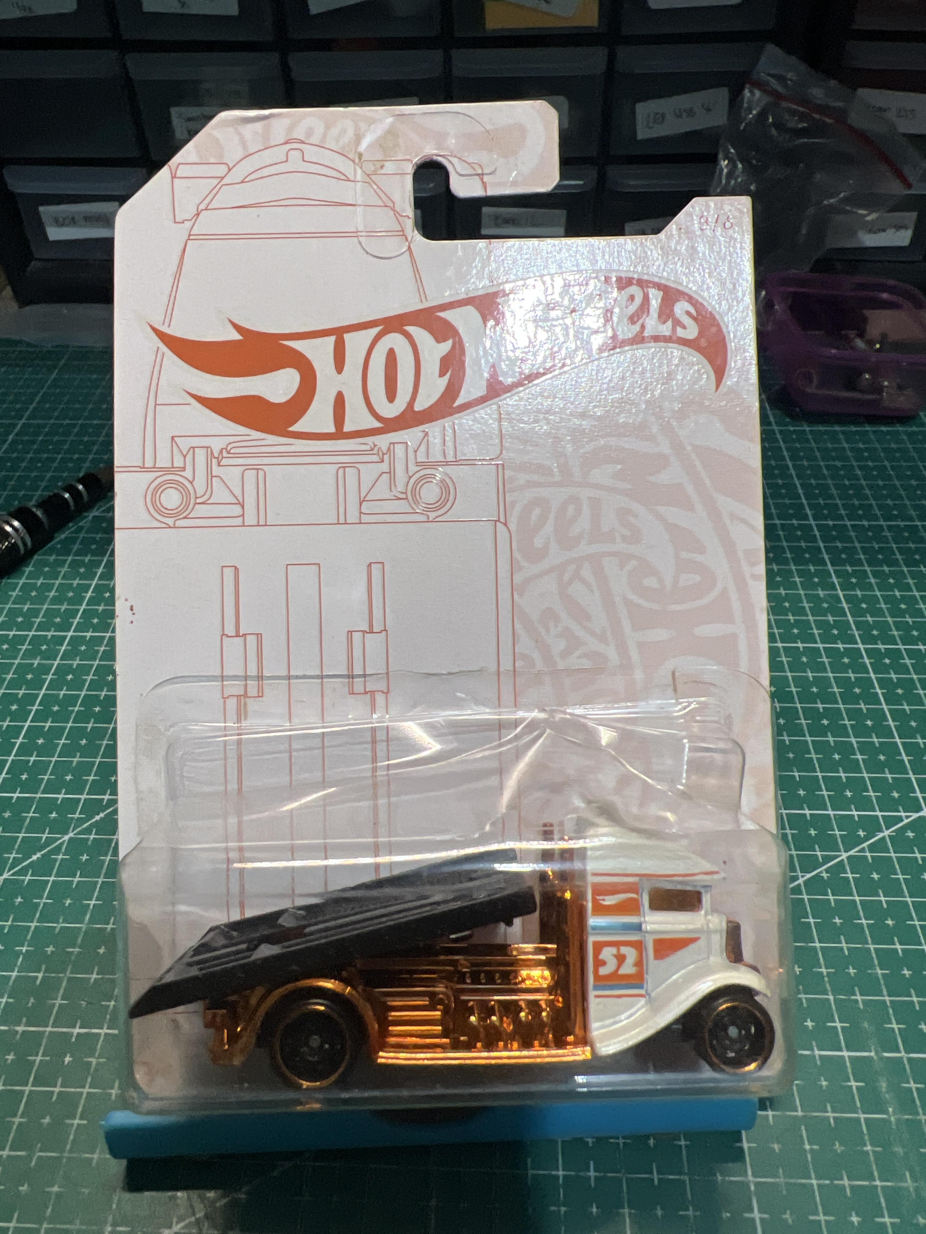 Fast Bed Hauler White - Hot Wheels