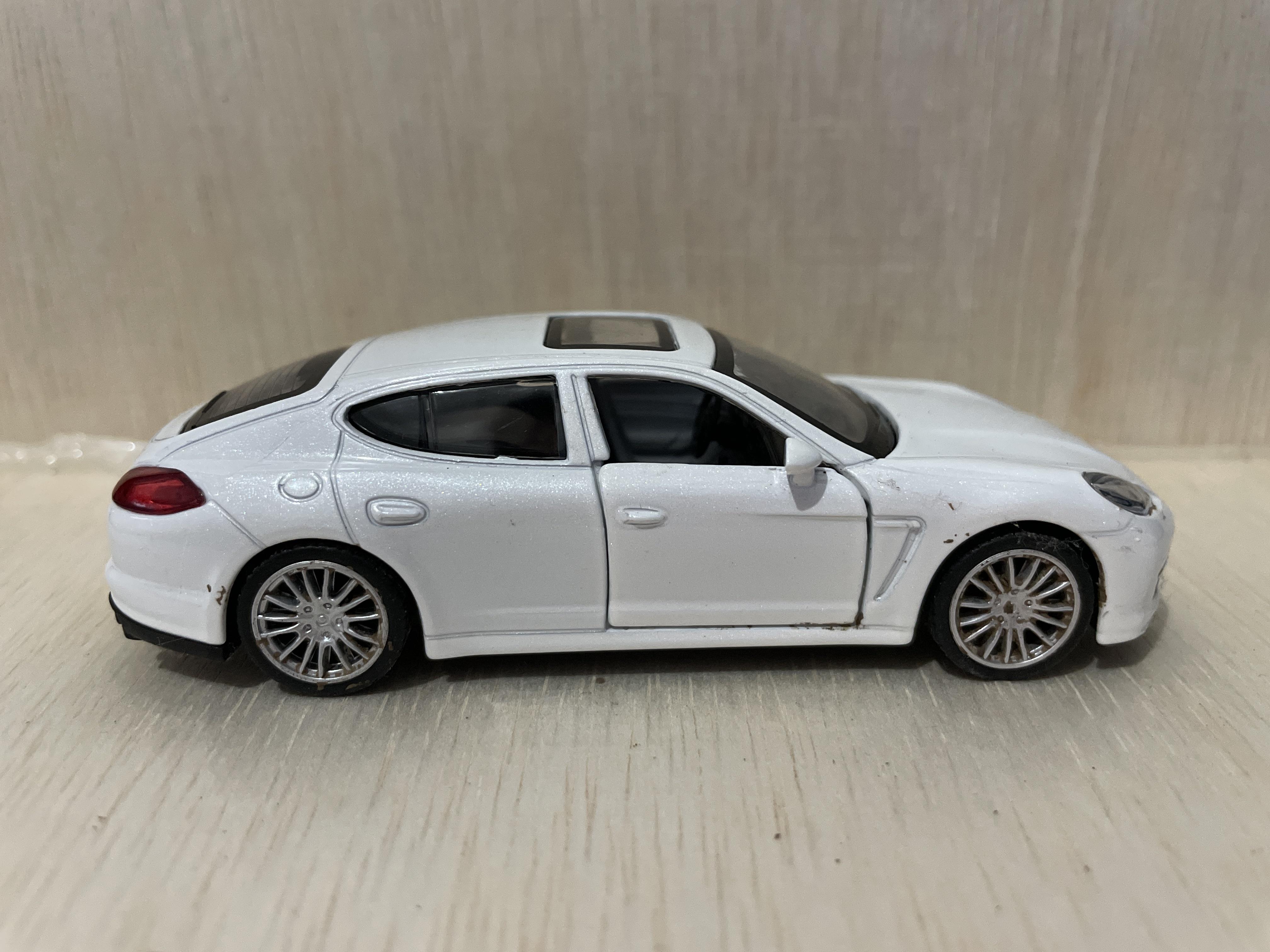 Porsche Panamera S - Hot Wheels